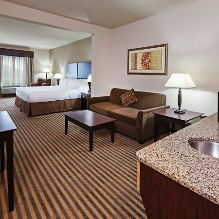Holiday Inn Express & Suites Brady By Ihg Exteriér fotografie