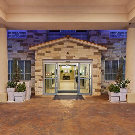 Holiday Inn Express & Suites Brady By Ihg Exteriér fotografie