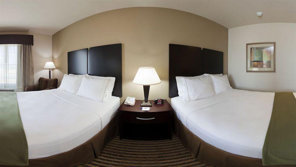 Holiday Inn Express & Suites Brady By Ihg Exteriér fotografie