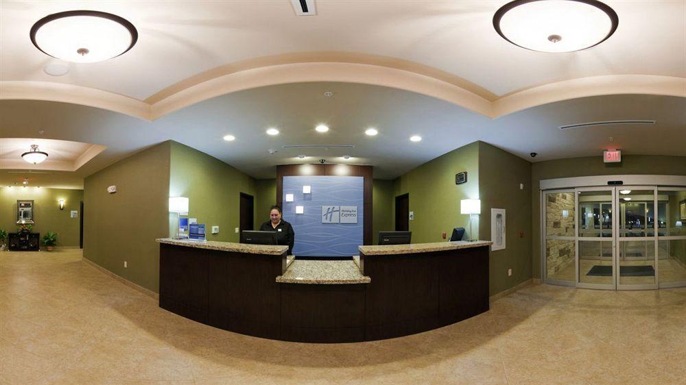 Holiday Inn Express & Suites Brady By Ihg Exteriér fotografie