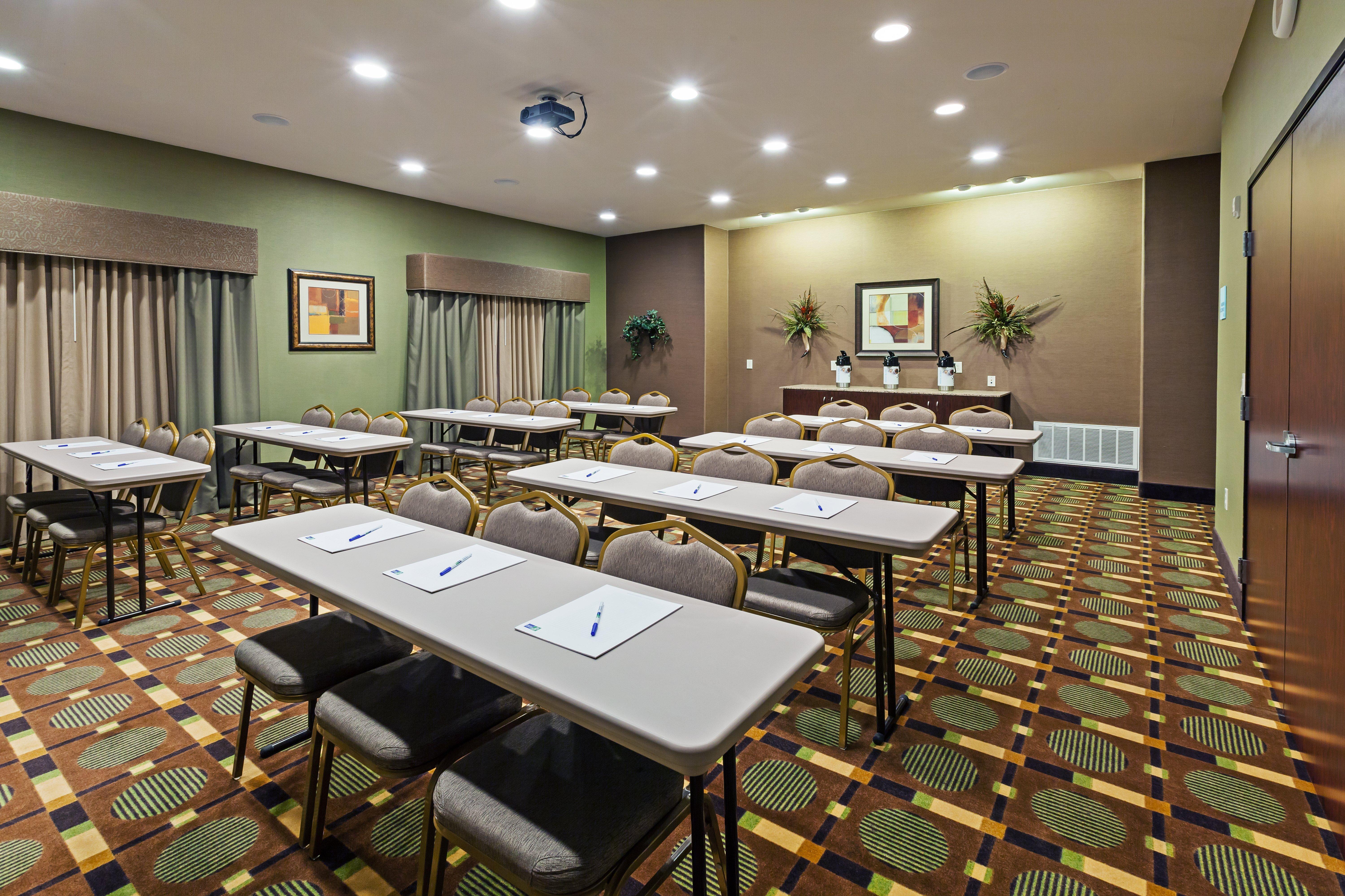 Holiday Inn Express & Suites Brady By Ihg Exteriér fotografie