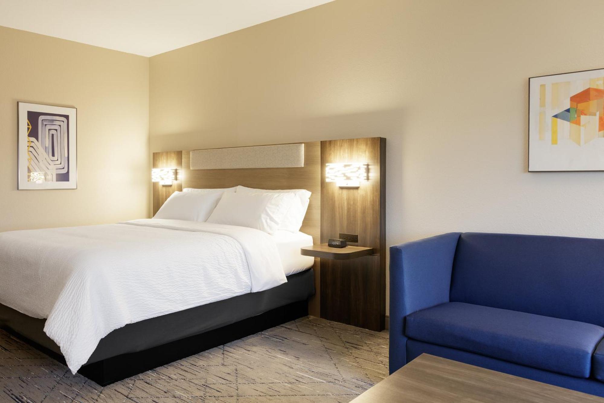 Holiday Inn Express & Suites Brady By Ihg Exteriér fotografie