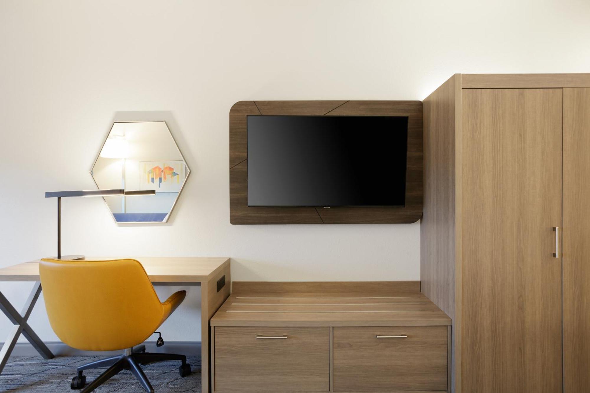 Holiday Inn Express & Suites Brady By Ihg Exteriér fotografie