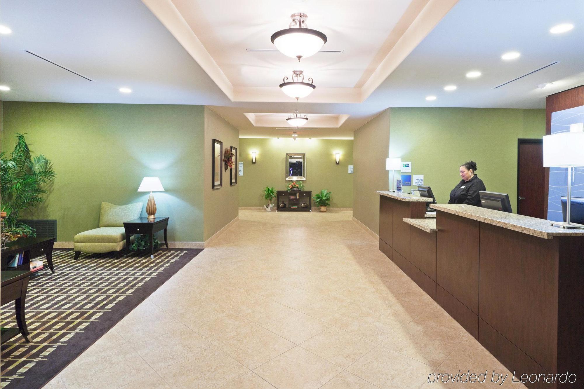 Holiday Inn Express & Suites Brady By Ihg Exteriér fotografie