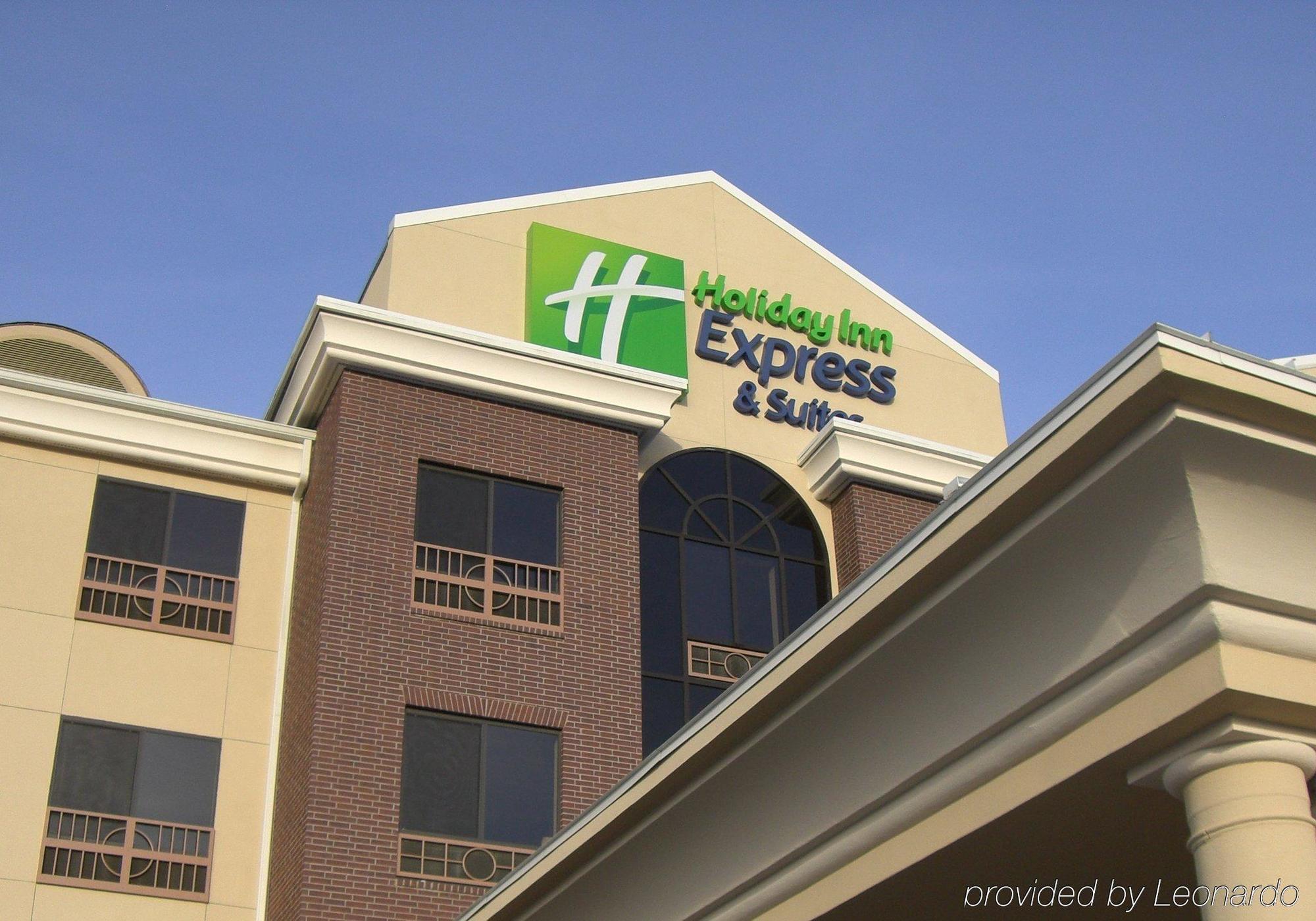 Holiday Inn Express & Suites Brady By Ihg Exteriér fotografie