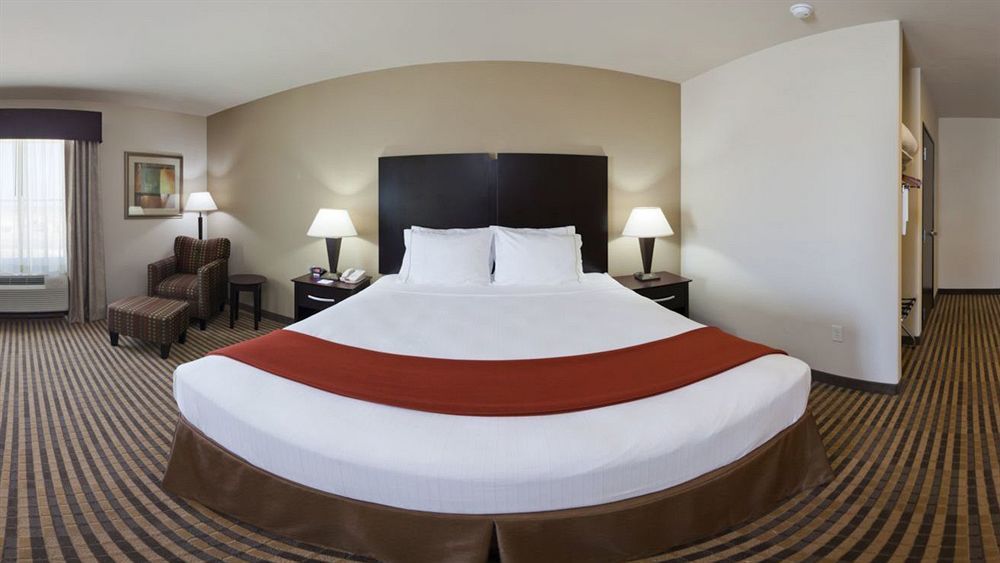 Holiday Inn Express & Suites Brady By Ihg Exteriér fotografie